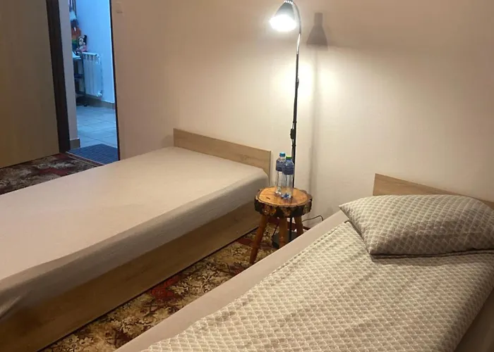 Pokoje Goscinne Pod Lasem