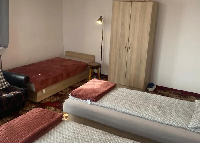 Pokoje Goscinne Pod Lasem