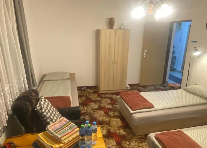 בית אירוח Pokoje Goscinne Pod Lasem